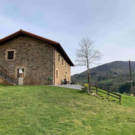 Casa De La Lastra Luena *