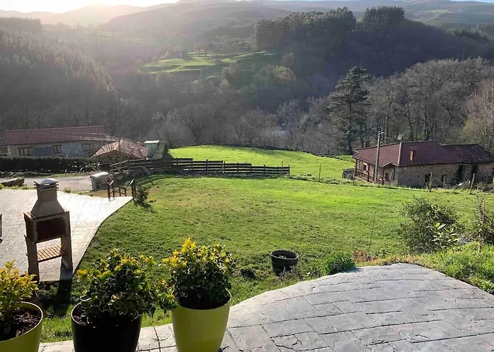 Casa De La Lastra Luena *