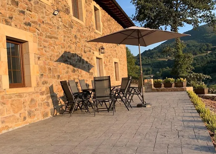 Casa De La Lastra Luena *